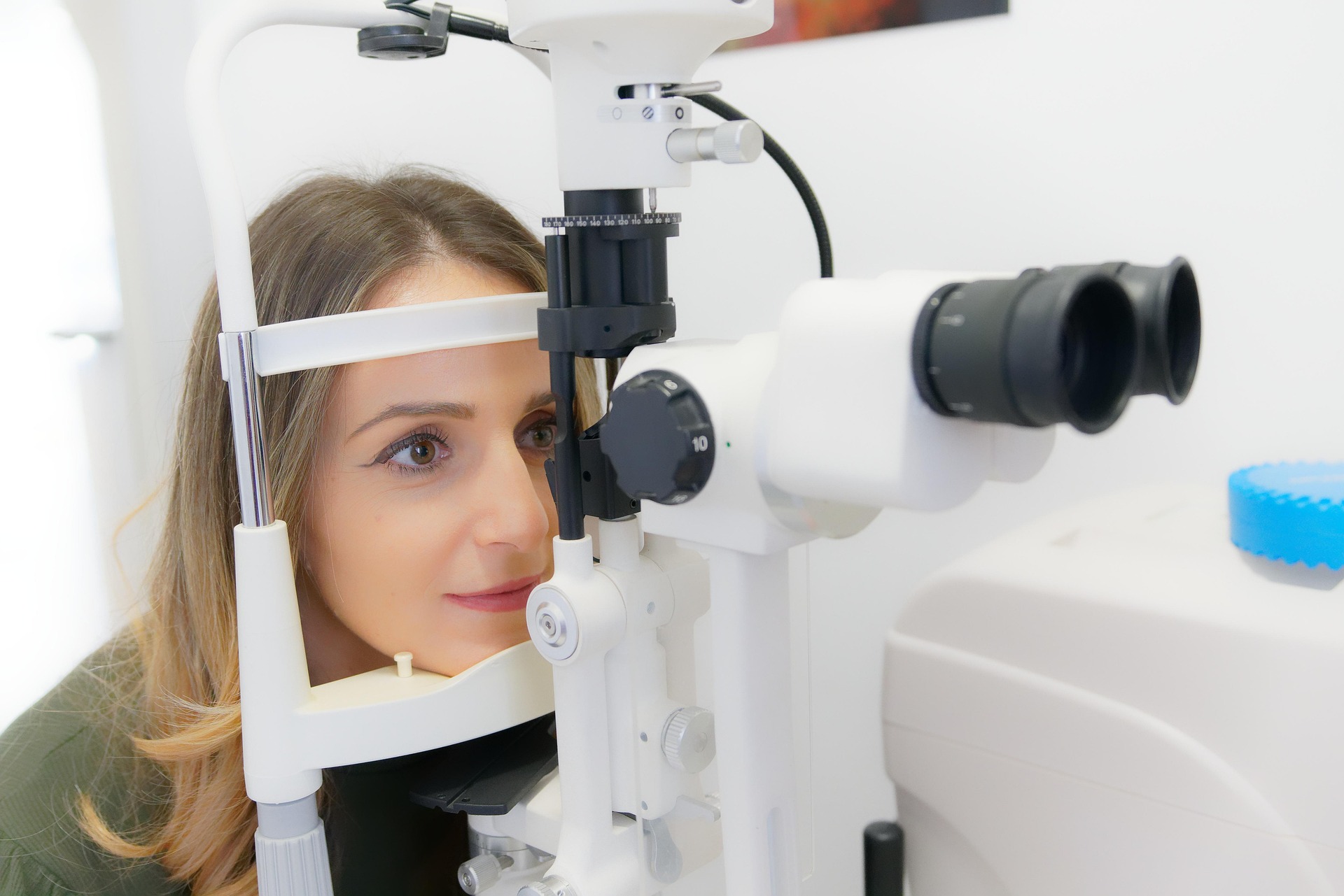 Woman getting her cataract evaluated